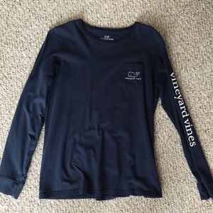 Women’s Vinyard Vines navy blue long sleeve shirt